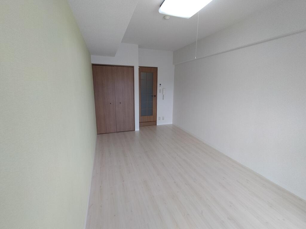 居室・リビング　8.5帖の洋室・1Kのお部屋です☆（同仕様写真）