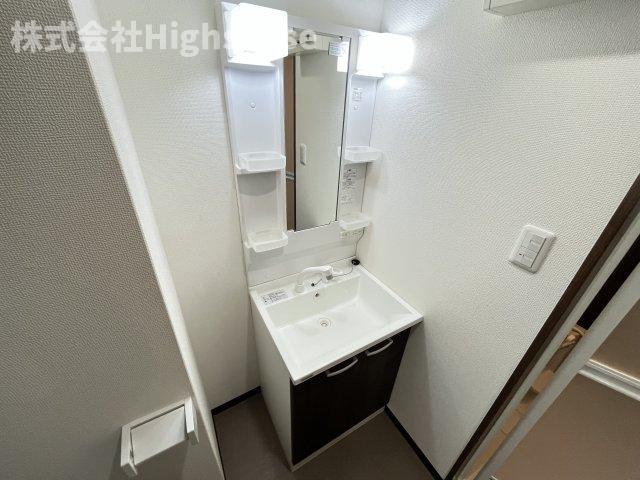 洗面設備　コンパクトで使いやすい洗面所