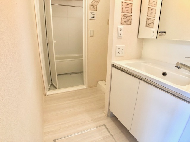 洗面設備　脱衣スペース