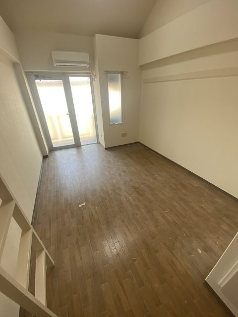 居室・リビング　ゆったり過ごせる居間です