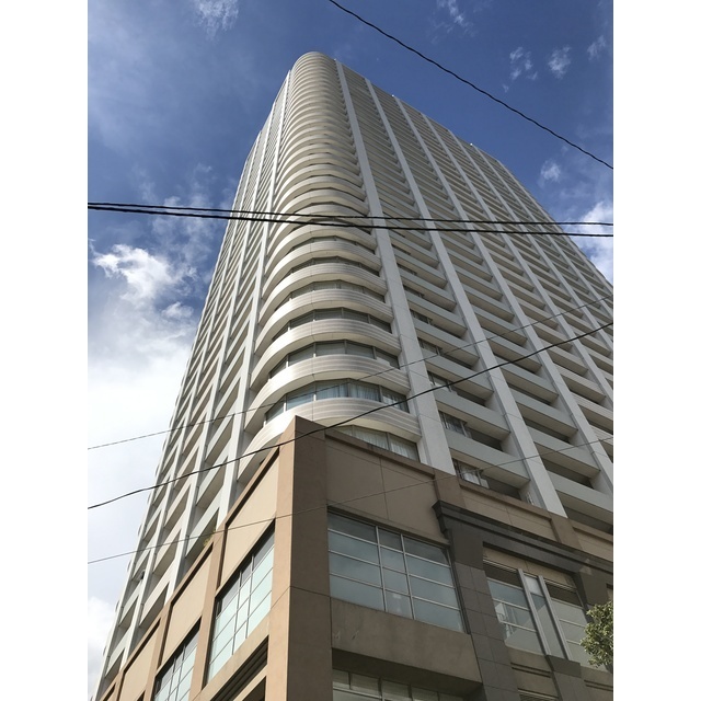 建物外観　地上３８階地下２階付