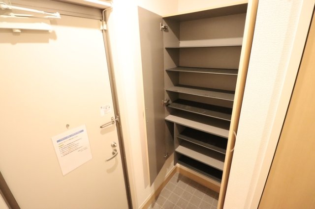 玄関　シンプルで使いやすい玄関です