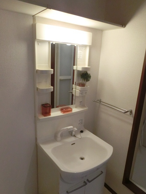 洗面設備　忙しい朝の身支度はこちらで心配要りません。