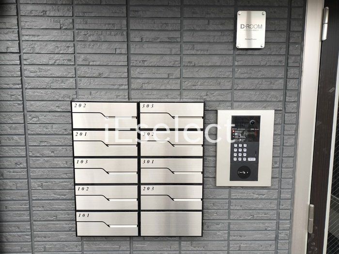 エントランス　オートロック完備で安心です