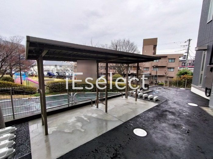 その他共有部分　屋根付き駐輪場