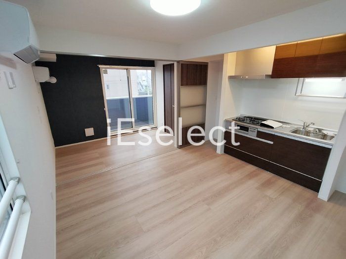 居室・リビング　間仕切りを開ければ開放的な空間です