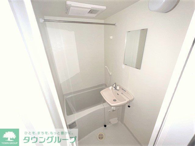 バス・シャワールーム　同タイプ代表写真となり設備仕様は一部異なる場合があります。