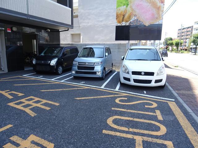 駐車場　駐車場