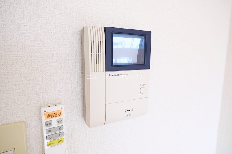セキュリティ　室内から来訪者を確認できるTVモニターホン付で安心です☆
