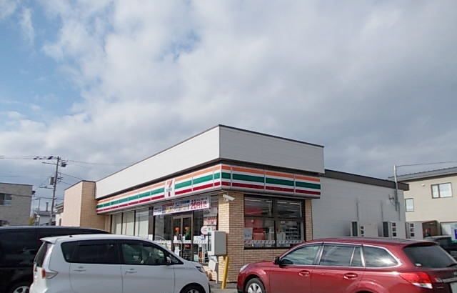 コンビニ　セブンイレブン東4条2丁目店（コンビニ）まで750m