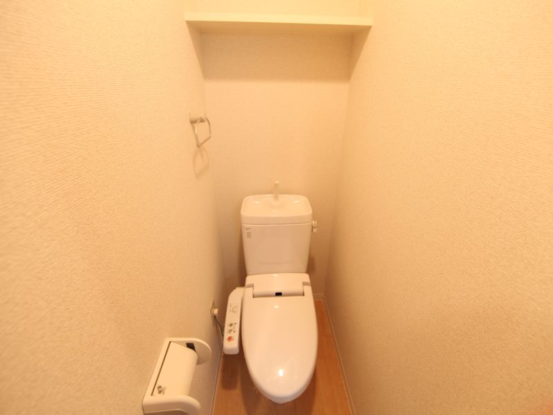トイレ　温水洗浄便座付き