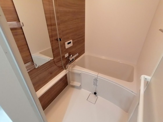 バス・シャワールーム　※別部屋の写真です