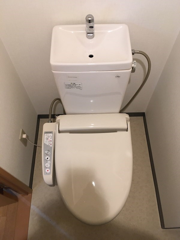 トイレ　※同物件別号室参考写真