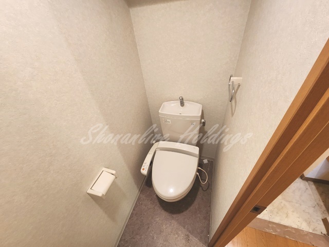 トイレ　清潔感のあるトイレです