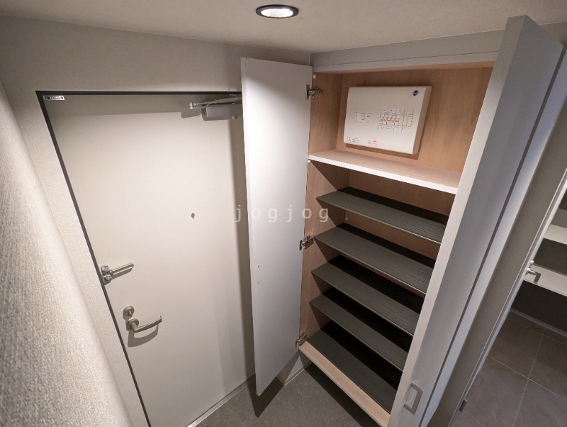 玄関　下駄箱