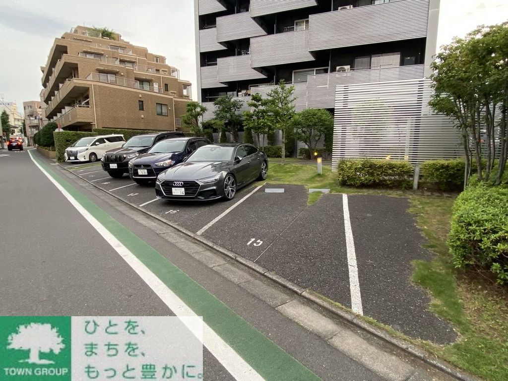 駐車場　駐車場