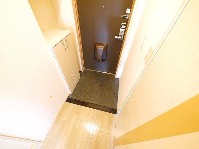 玄関　収納もある玄関です