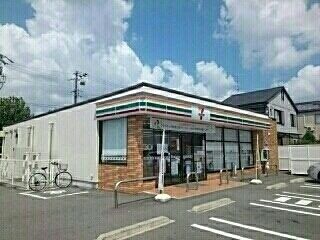 コンビニ　セブンイレブン大府半月町店（コンビニ）まで550m