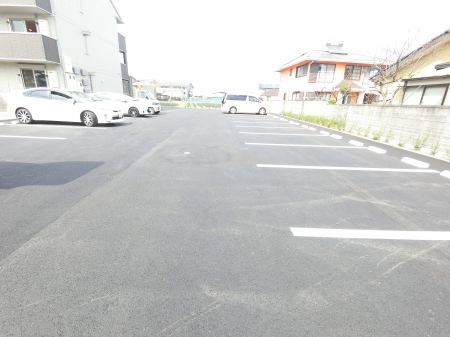 駐車場　プレミストIII