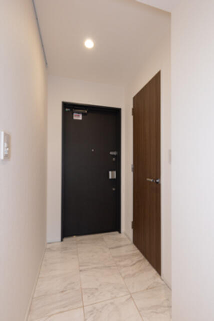 玄関　※写真は同タイプ住戸です。