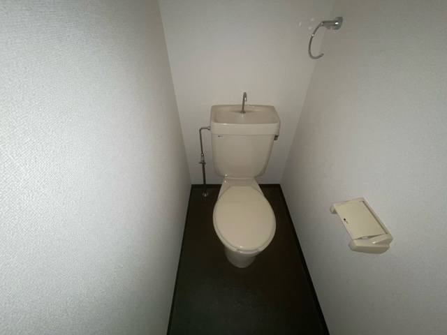 トイレ　※同施工会社のイメージ写真※