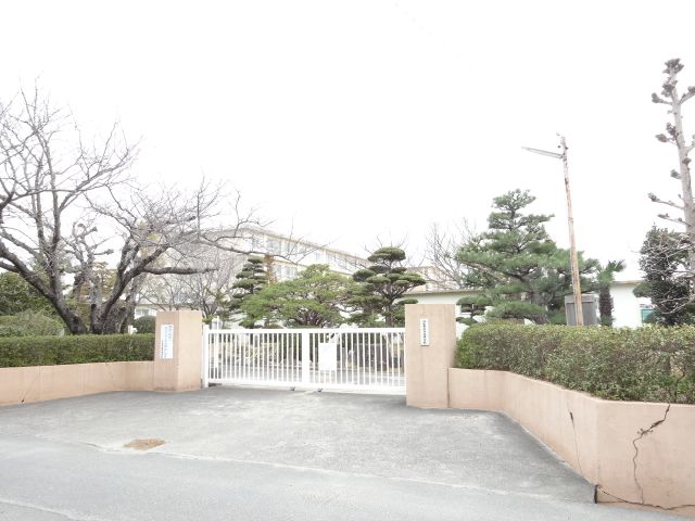 中学校　市立与進中学校（中学校）まで3300m