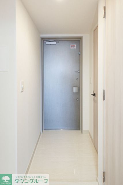 玄関　※写真は同タイプ住戸です。