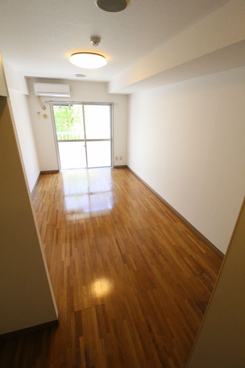 居室・リビング　同間取の別のお部屋です