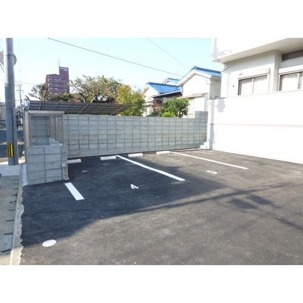 駐車場　駐車場完備です