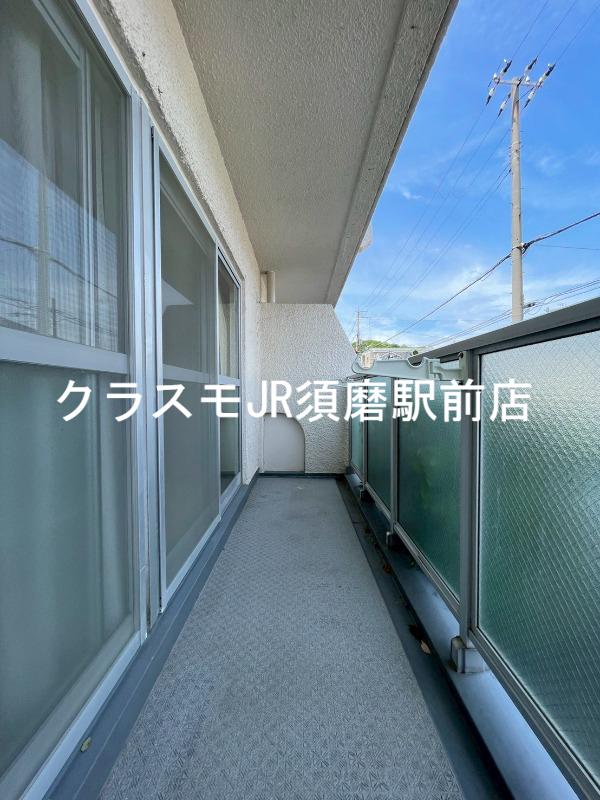 バルコニー　バルコニーからは海が一望できます。