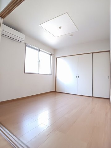 居室・リビング　居間です
