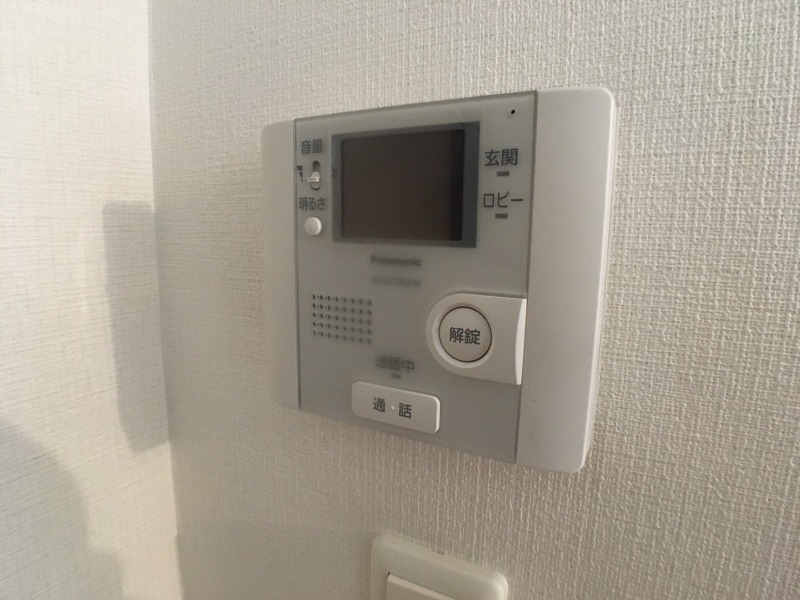 セキュリティ　ＴＶモニター付インターホンです。来客者の顔が見えるので安心！