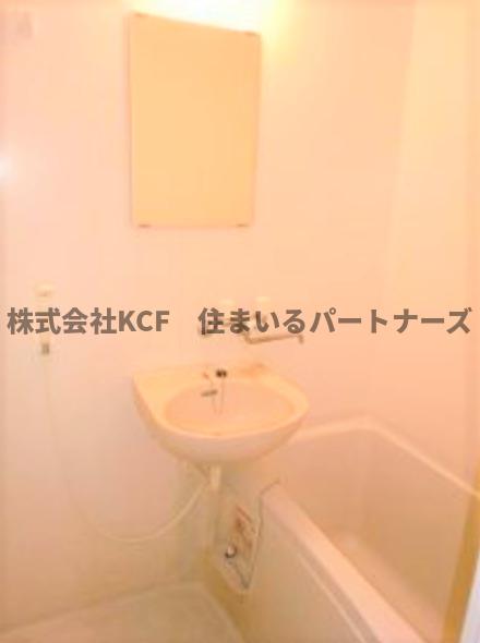 バス・シャワールーム　落ち着いた空間のお風呂です