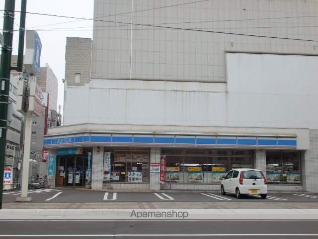 コンビニ　ローソン（コンビニ）まで196m