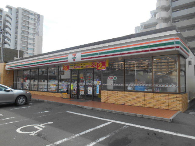 コンビニ　セブンイレブン仙台若林3丁目店（コンビニ）まで319m
