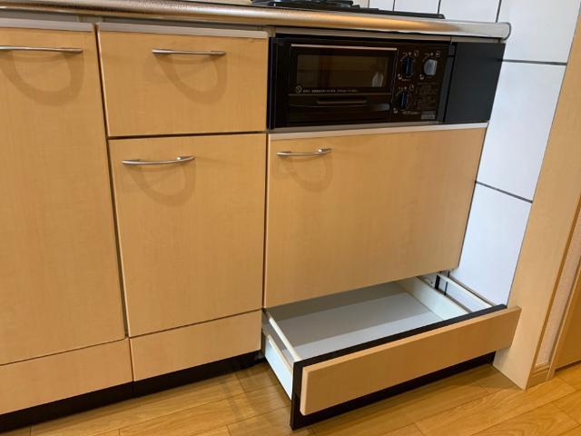 キッチン　アンダーストッカー付き