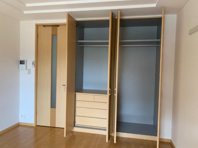 収納　洋室クローゼット
