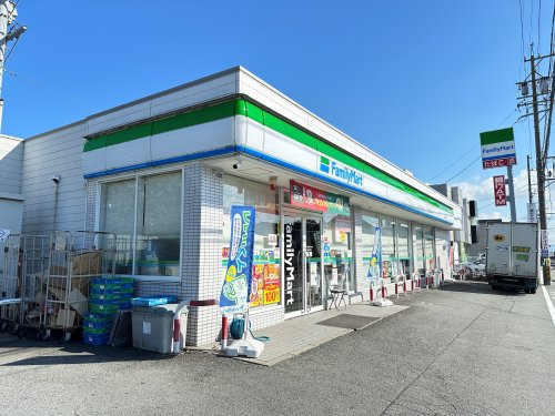 コンビニ　ファミリーマート 津高茶屋店（コンビニ）まで700m