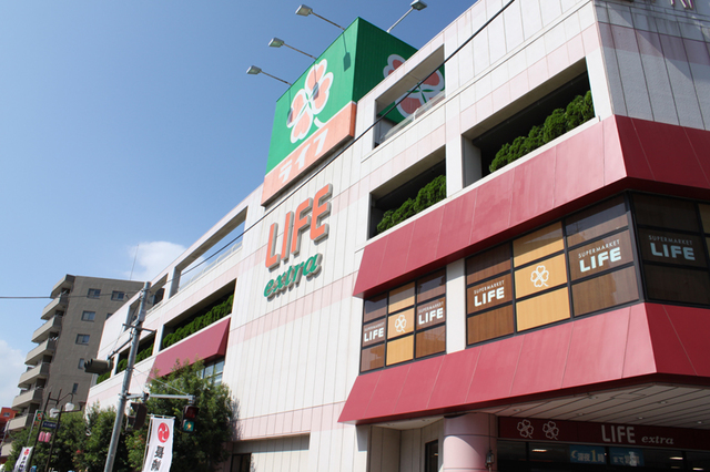 スーパー　ライフ千川駅前店（スーパー）まで416m