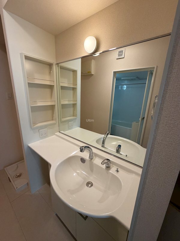 洗面設備　※同タイプの他のお部屋です