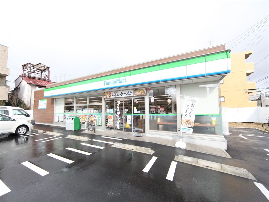 コンビニ　ファミリーマート 都通二丁目店（コンビニ）（コンビニ）まで57m