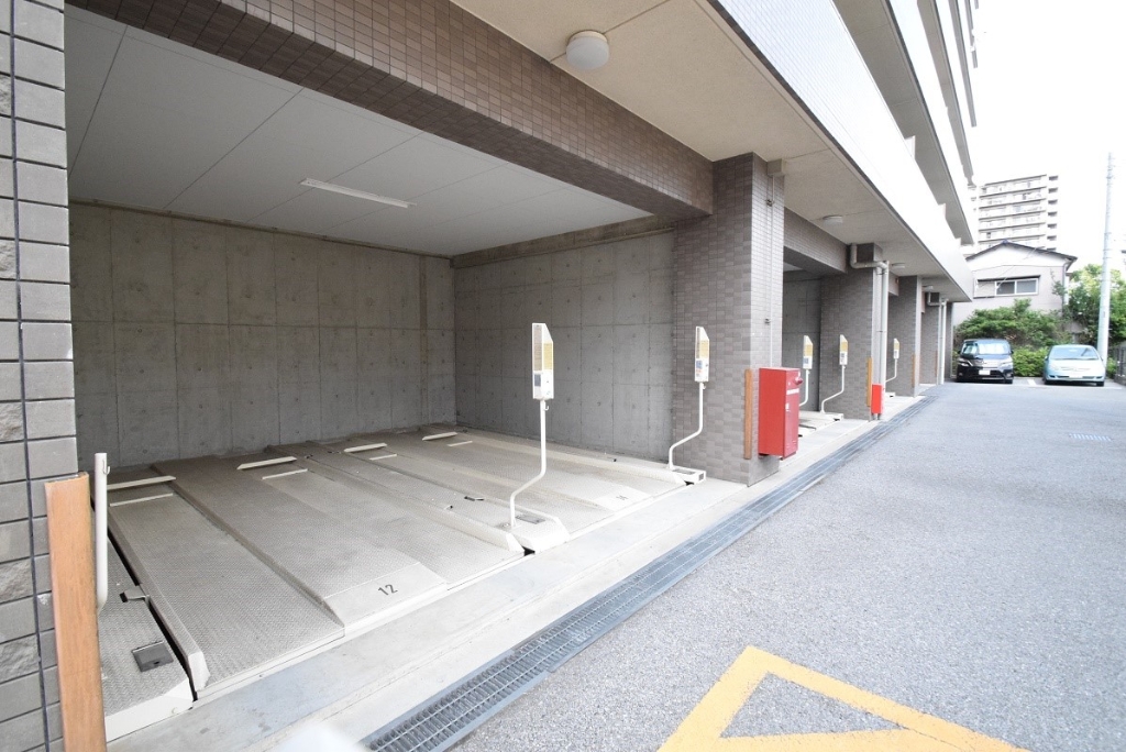 駐車場　駐車場