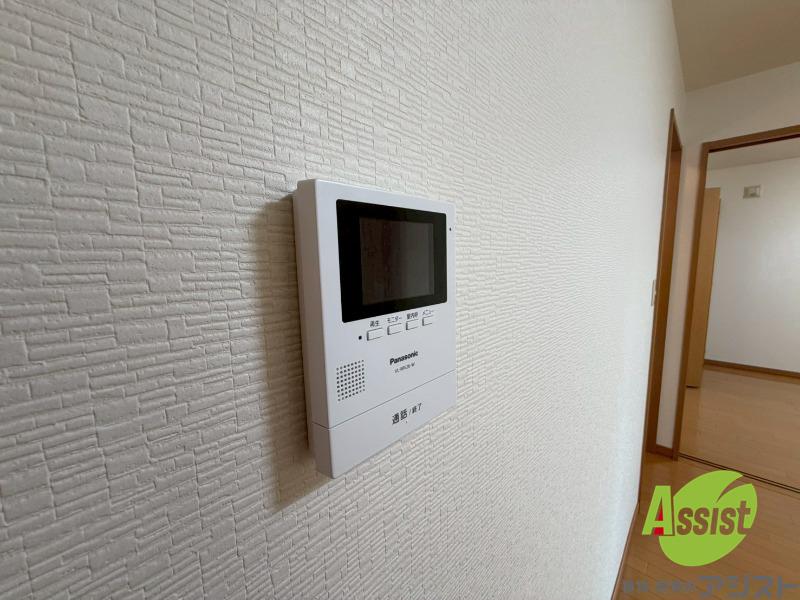 セキュリティ　ＴＶモニター付インターホンです。来客者の顔が見えるので安心！