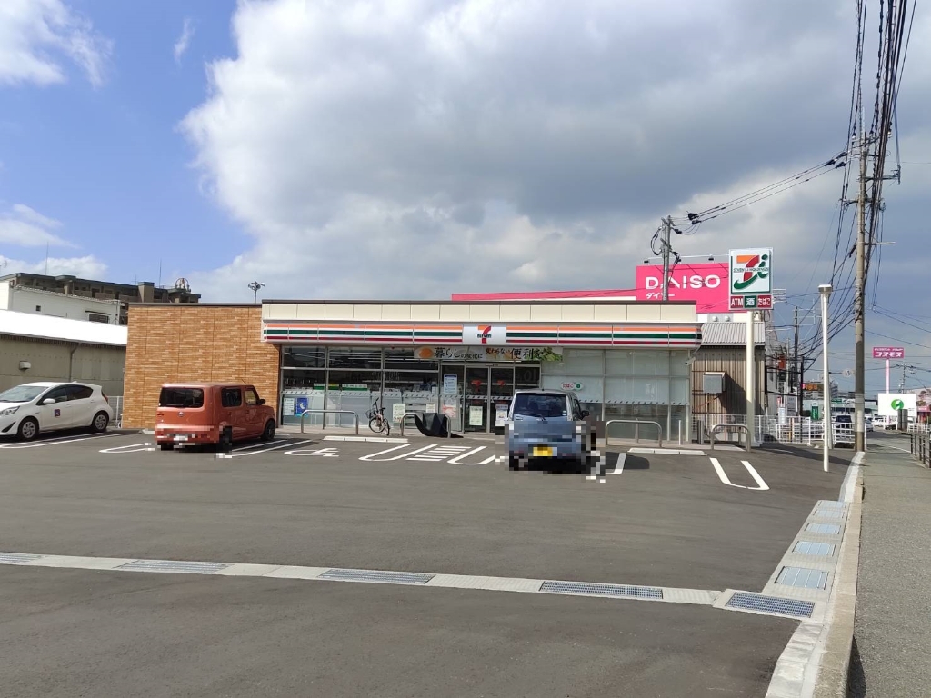 コンビニ　セブンイレブン（コンビニ）まで43m