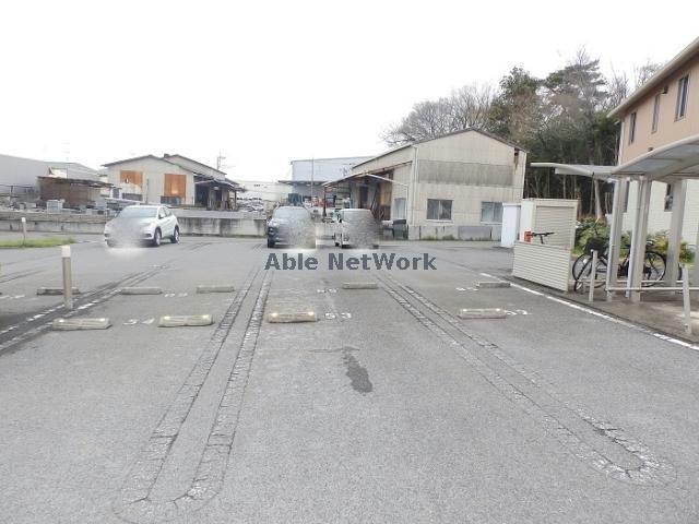 駐車場　駐車場