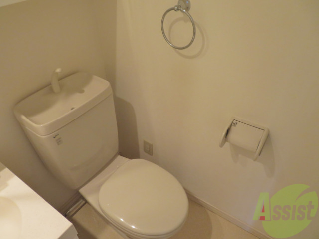 トイレ　こちらはトイレです。清潔感があり、安心して使用できます。