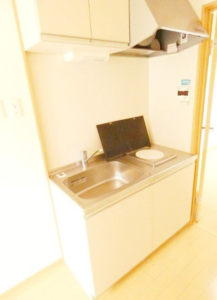 キッチン　別部屋の画像を使用しております。