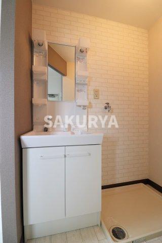 洗面設備　現況と異なる場合があります。