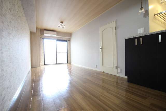居室・リビング　写真は同マンションの別のお部屋のものです