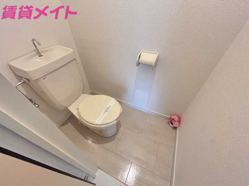 トイレ　別部屋参考写真です
